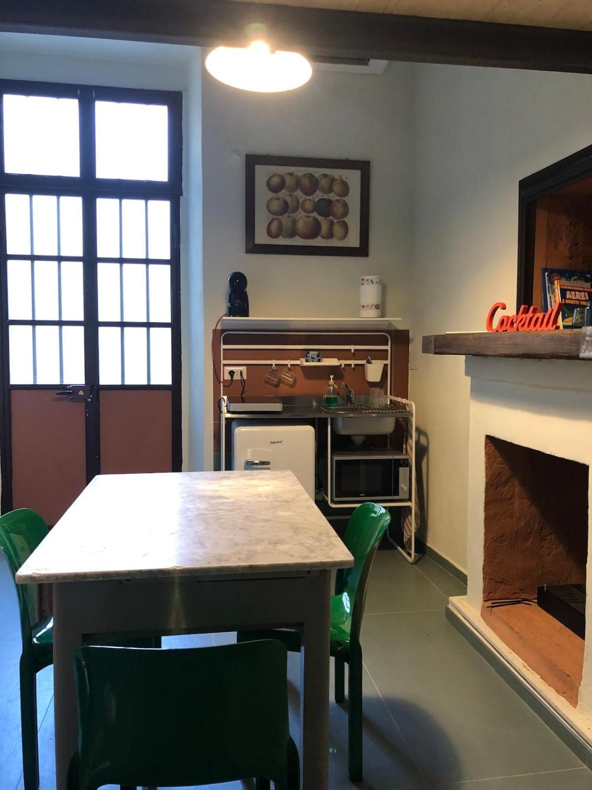 Appartement Interior 5, Loft A Stone's Throw From The Mole Of 5